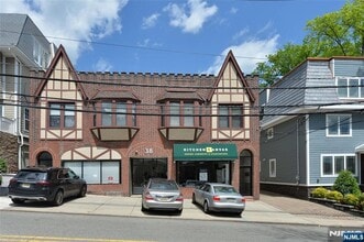 Building Photo - 38 River Edge Rd