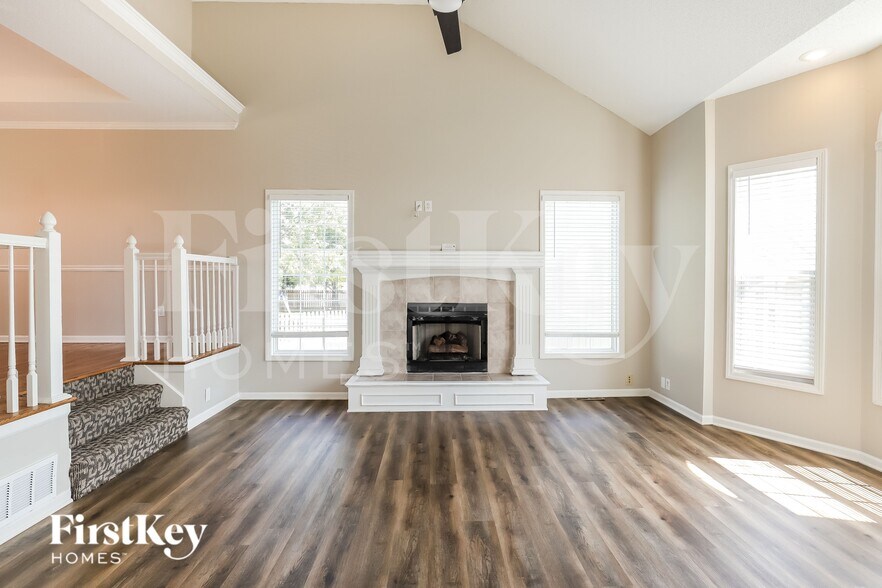 Building Photo - 2300 SW Stone Bridge Ct