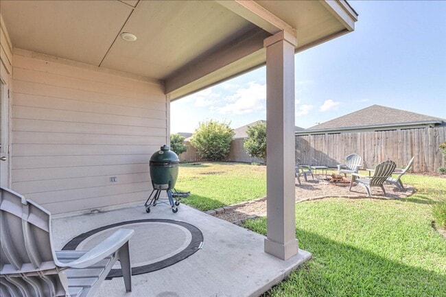 Building Photo - 7213 Adler Dr