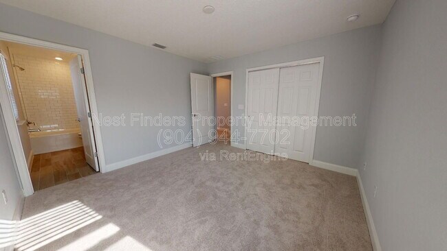 Building Photo - 307 Killarney Ave