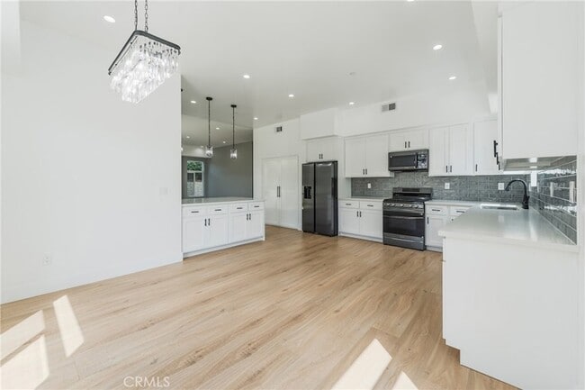 Building Photo - 2130 W 238th St