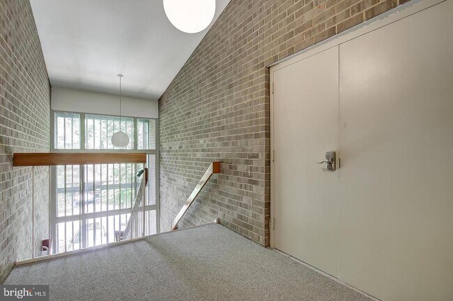 Building Photo - 2102 Green Watch Way