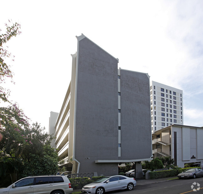 Building Photo - Makiki Bel Air