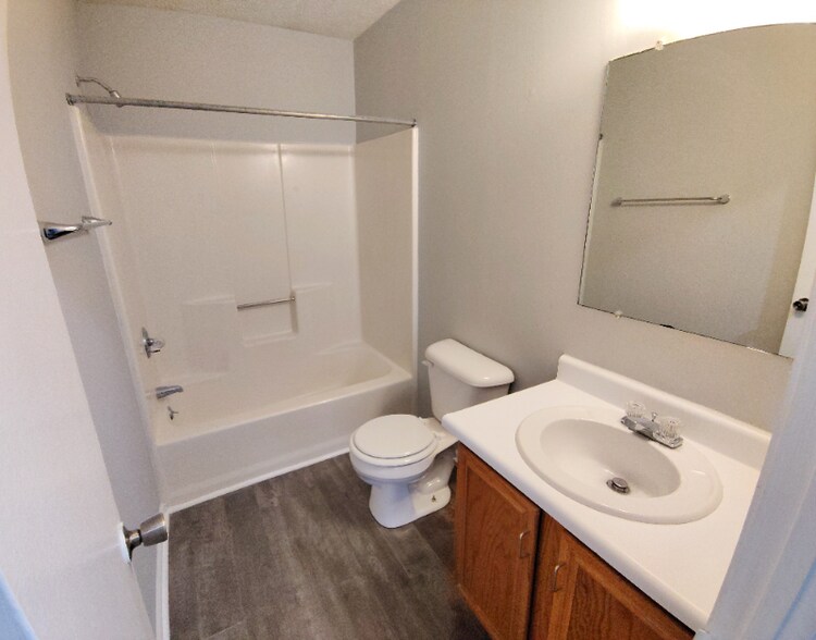 Building Photo - 11 Hobbs Ln