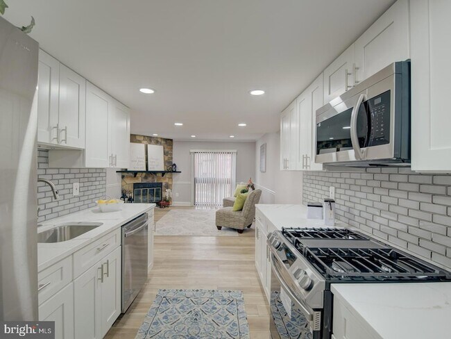 Building Photo - 20465 Waters Point Ln