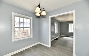 Building Photo - 3910 E 34th St