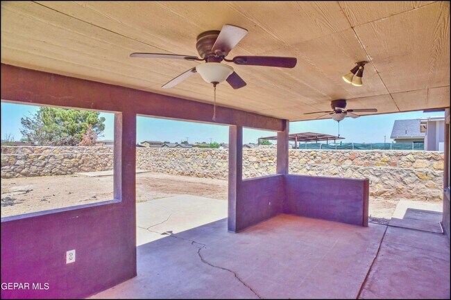 Building Photo - 703 Joe Rodriguez Dr