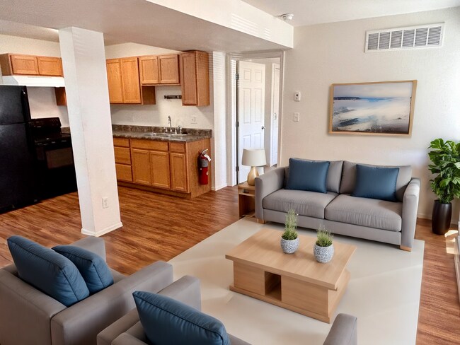 Virtual Staging AI - IMG_4720 - August 23, 2024 12_29 - 4455 North Harlan