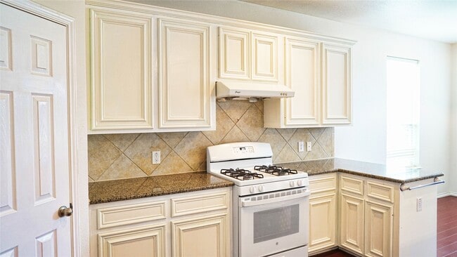 Building Photo - 22147 Canyonwood Park Ln