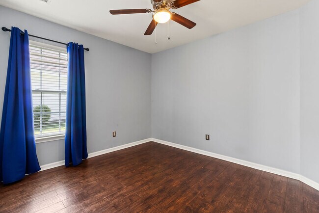 Building Photo - Winslow Home