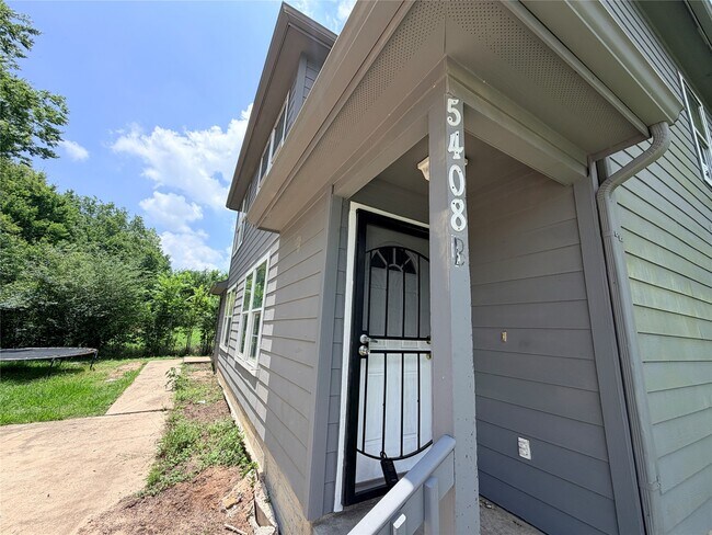 Building Photo - 5408 Groveton St