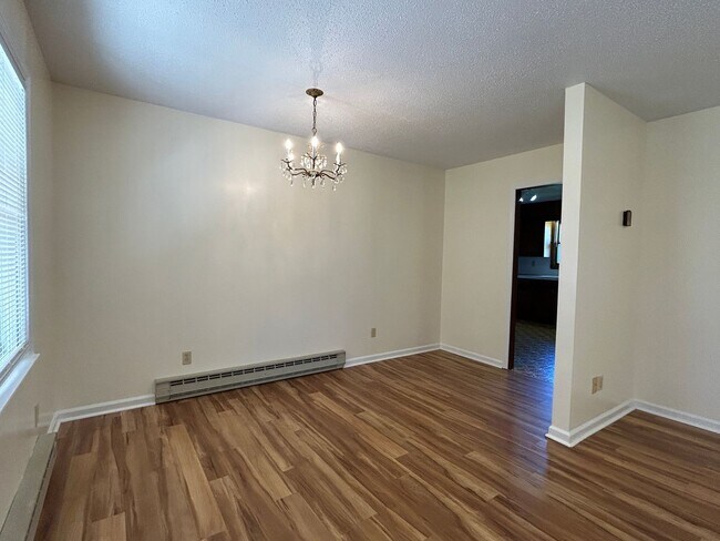 Building Photo - Large Brick Ranch with Finished Basement a...