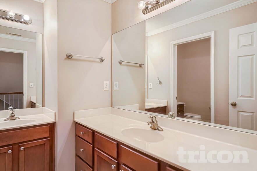 Building Photo - 2748 Pierce Brennen Ct NE