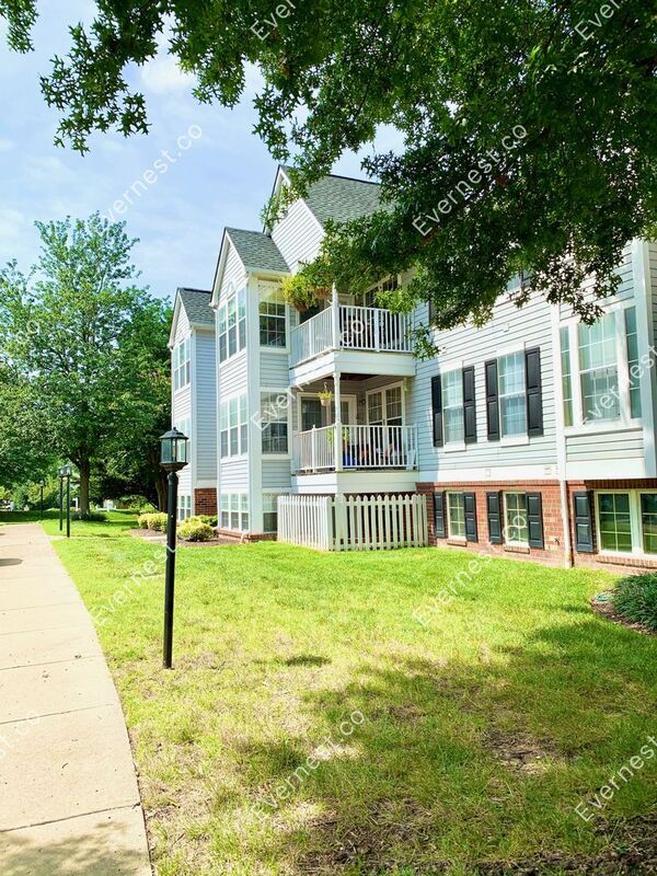 Building Photo - 10217 Wolfe Manor Ct