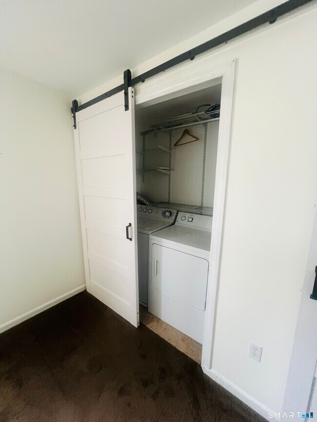 Building Photo - 11 King Arthur Dr