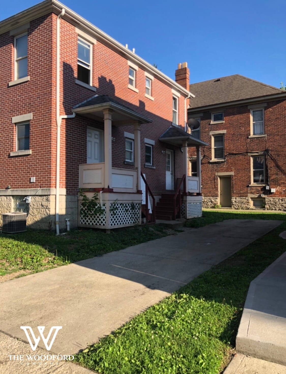 PARKING - 1641 Summit Street