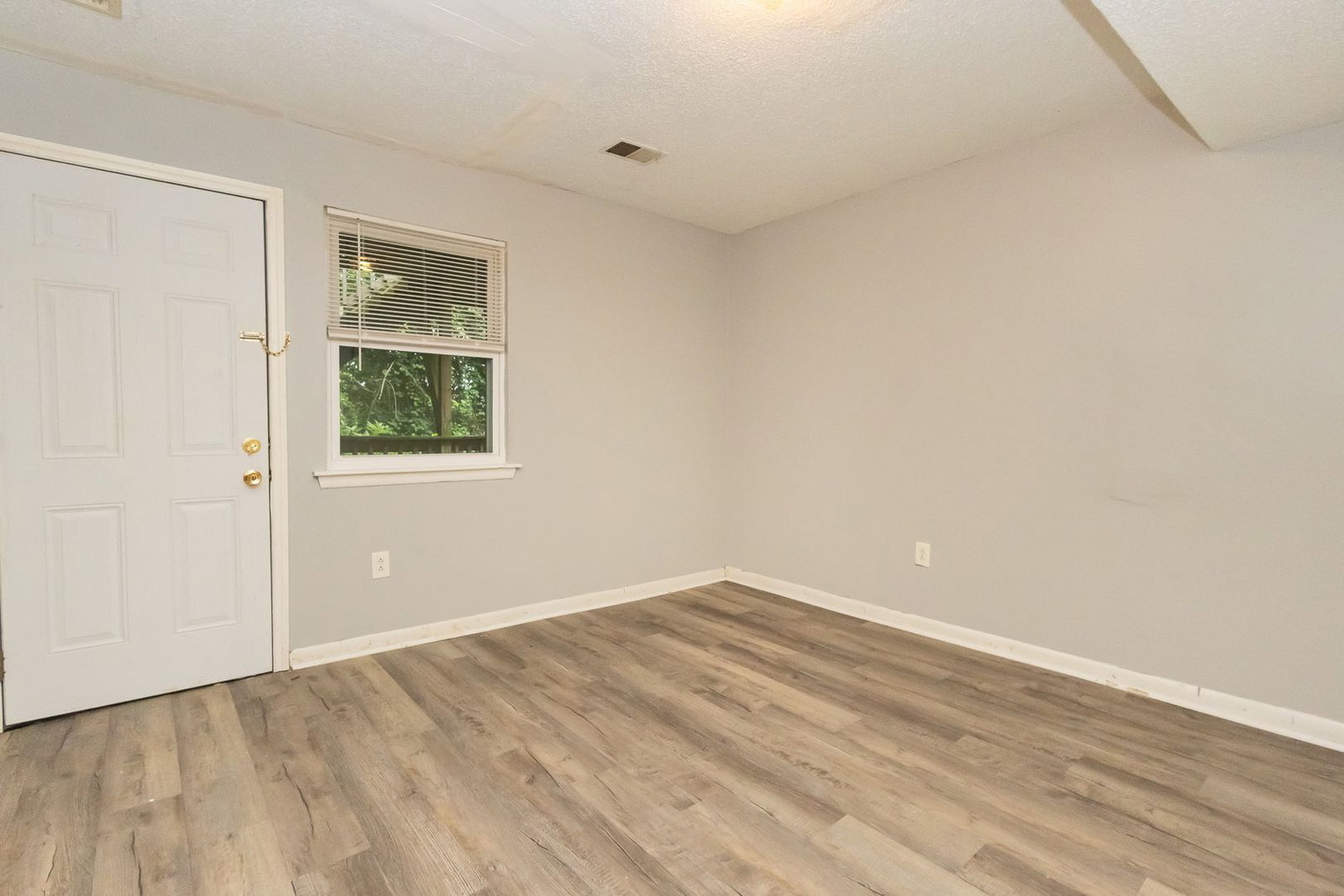 Building Photo - 3728 Chula Vista Dr