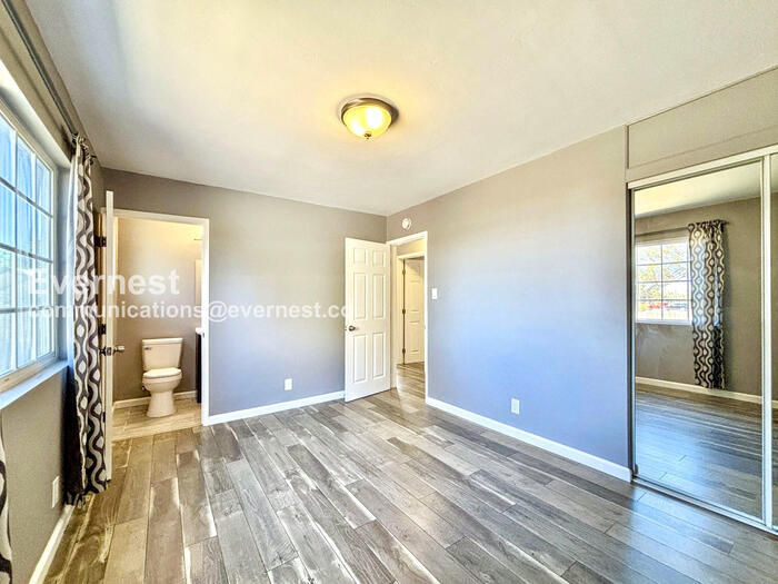 Building Photo - 2571 Judson St