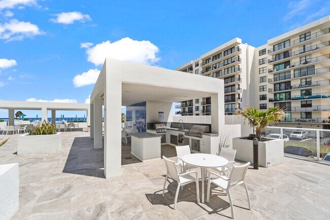 Building Photo - 3450 S Ocean Blvd