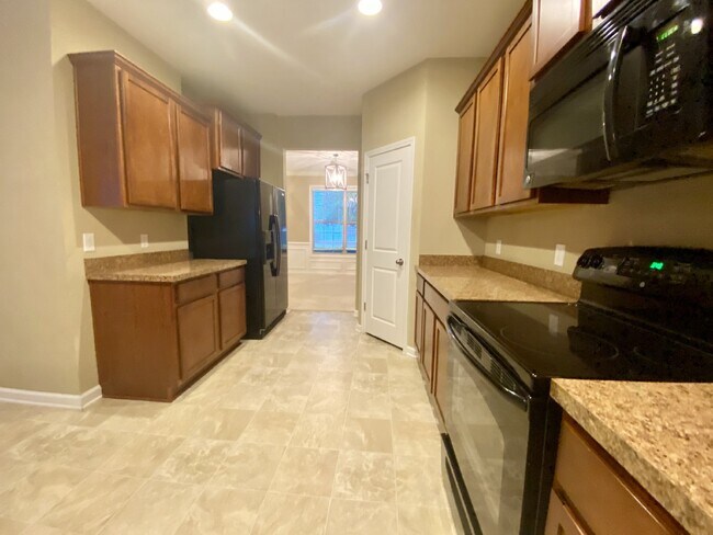 Building Photo - Five Bedroom Single Family Home in Cypress Ridge!