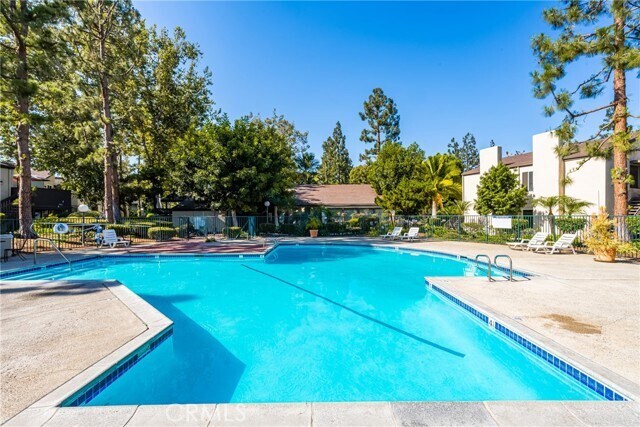Building Photo - 1360 Cabrillo Park Dr