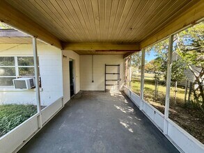 Building Photo - Affordable 1 Bedroom / 1 Bathroom Located ...