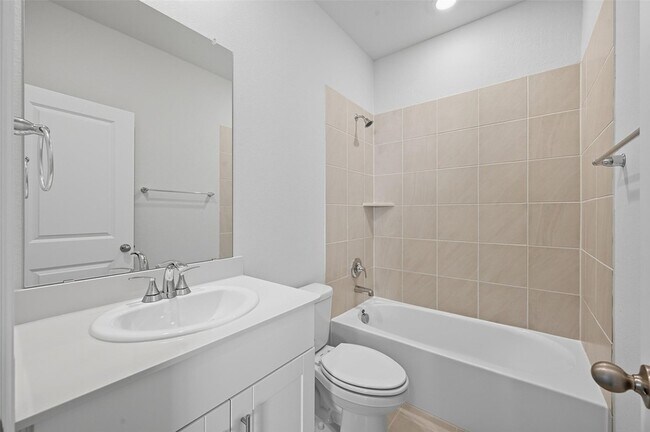 Building Photo - 6605 Creek Edge Cir