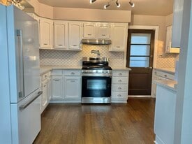 Large kitchen with tons of counter space and storage - 820 Thirba St