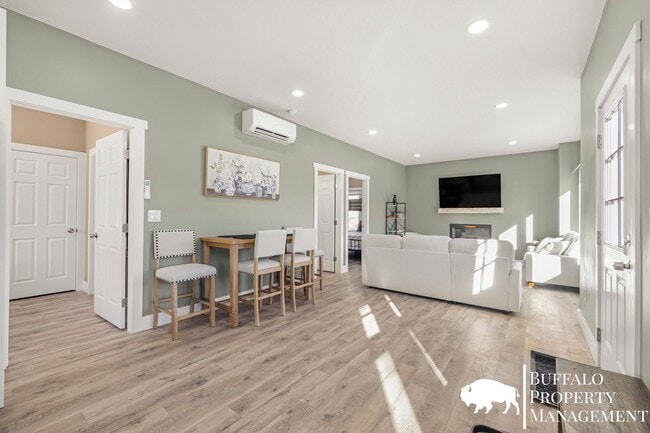 Building Photo - Brand new fully furnished home available f...