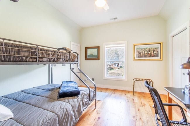 Building Photo - Fully Furnished