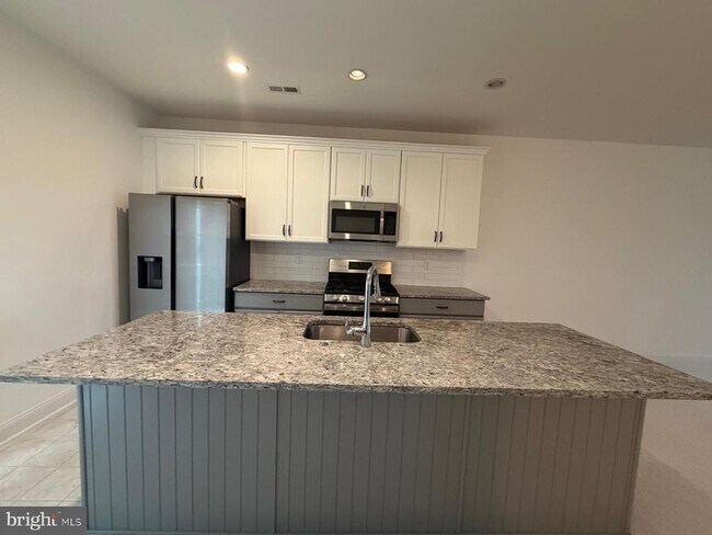 Building Photo - 105 Larrabee Wy