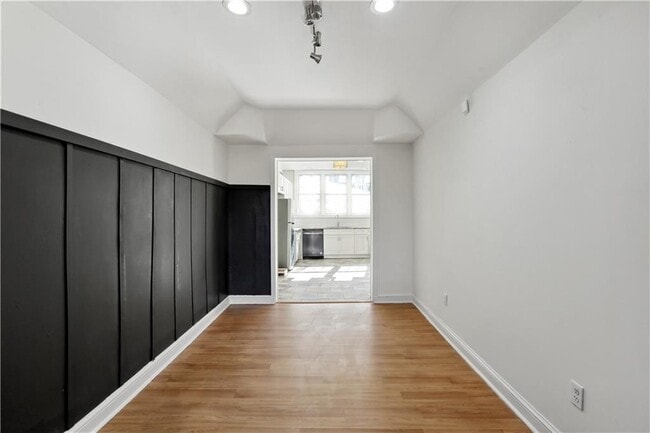 Building Photo - 1512 Flat Shoals Rd