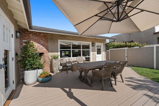 Building Photo - Stunning Single Family Home in the Heart o...