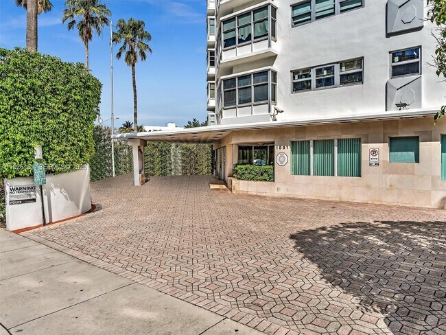 Building Photo - 1881 Washington Ave