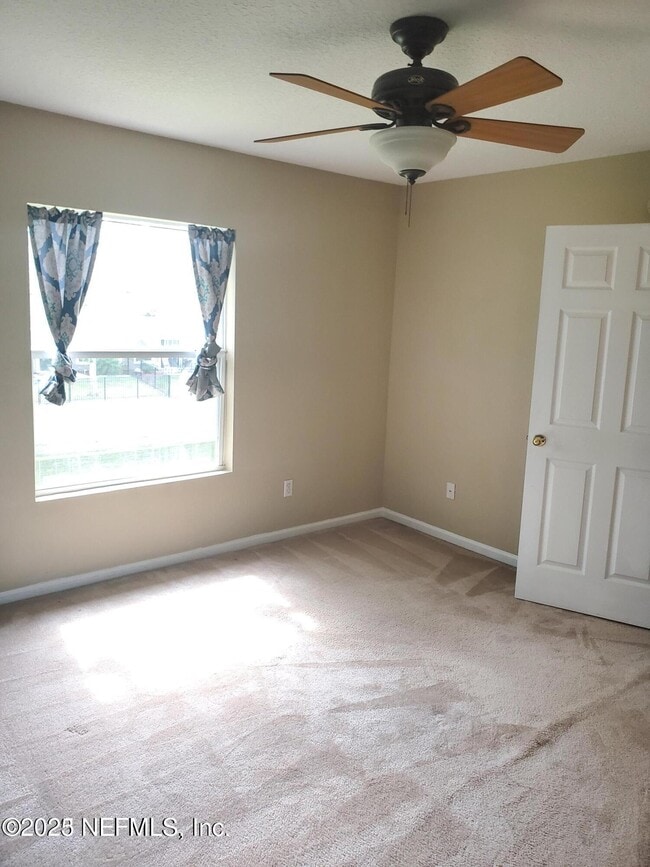 Building Photo - 1625 Vineland Cir
