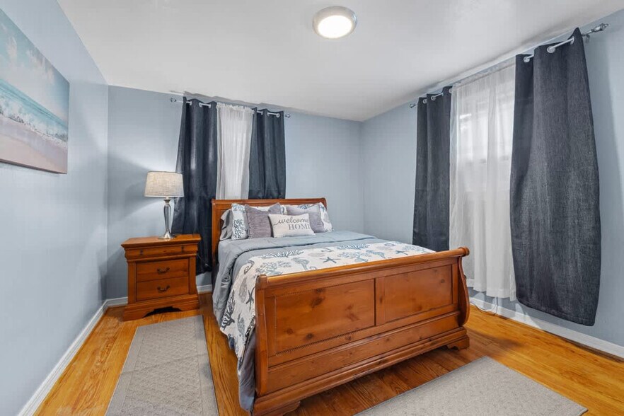 Building Photo - 174 Cherry St