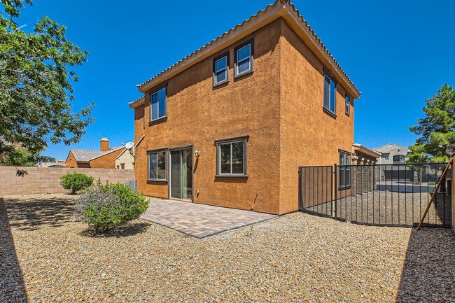 Building Photo - Beautiful 3 bedroom in Tuscany  community