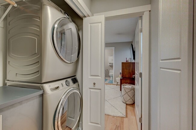 Building Photo - Sophisticated SE Boise Home Close To Downtown Boise