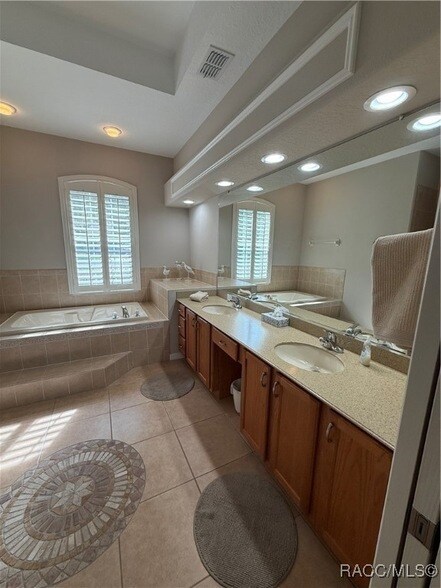 Building Photo - 12 Sweet Peas Ct