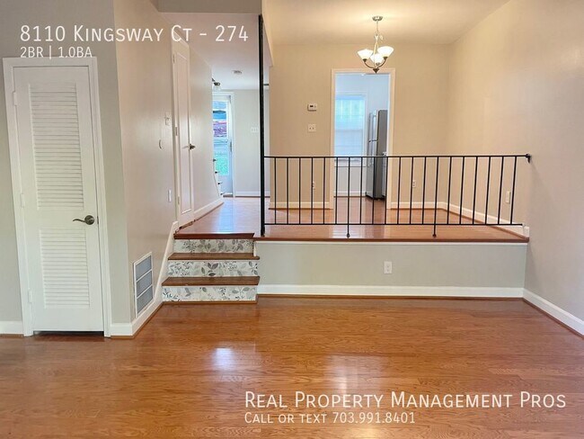 Building Photo - UPDATED 2 BEDROOM HOME - PRVATE BACK YARD ...