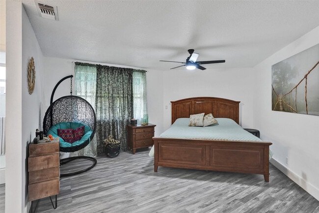 Building Photo - 3633 NW 6th St