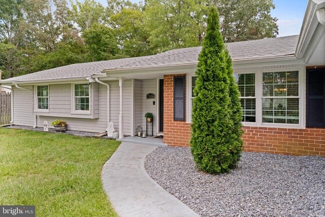 Building Photo - 2106 Dennis Rd