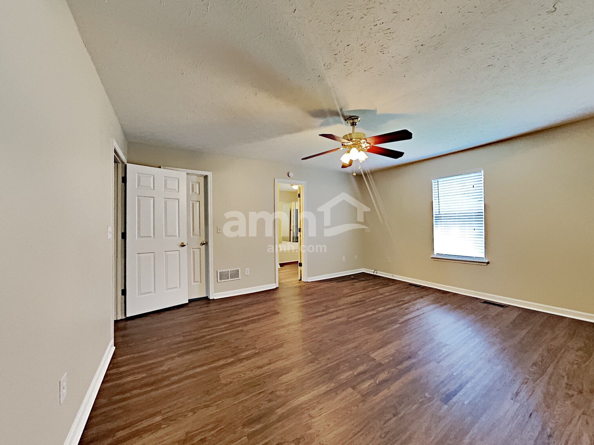 Building Photo - 227 Starlyn Dr