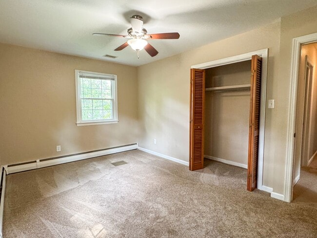 Building Photo - 818 S Park Dr