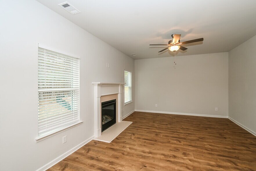 Building Photo - 1065 Shadow Glen Dr