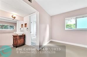 Building Photo - 7897 Golf Cir Dr