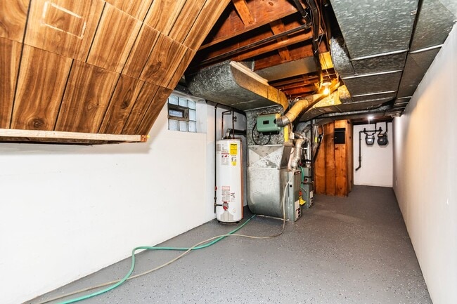 Building Photo - 6209 Loran Ave
