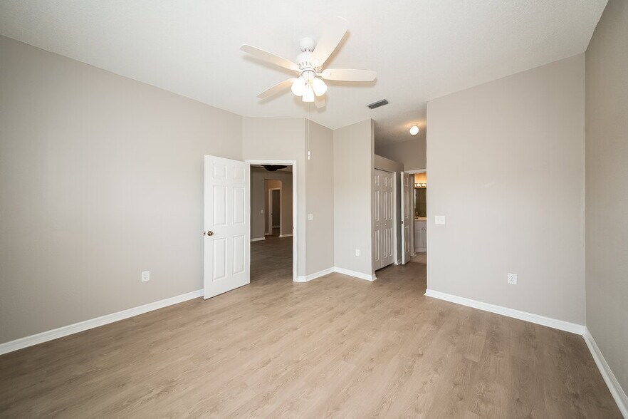 Building Photo - 944 Springwood Cir