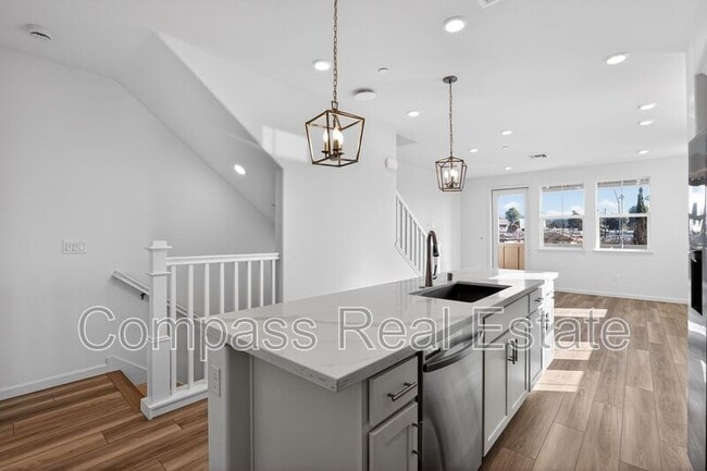 Building Photo - 3814 Norbridge Ave