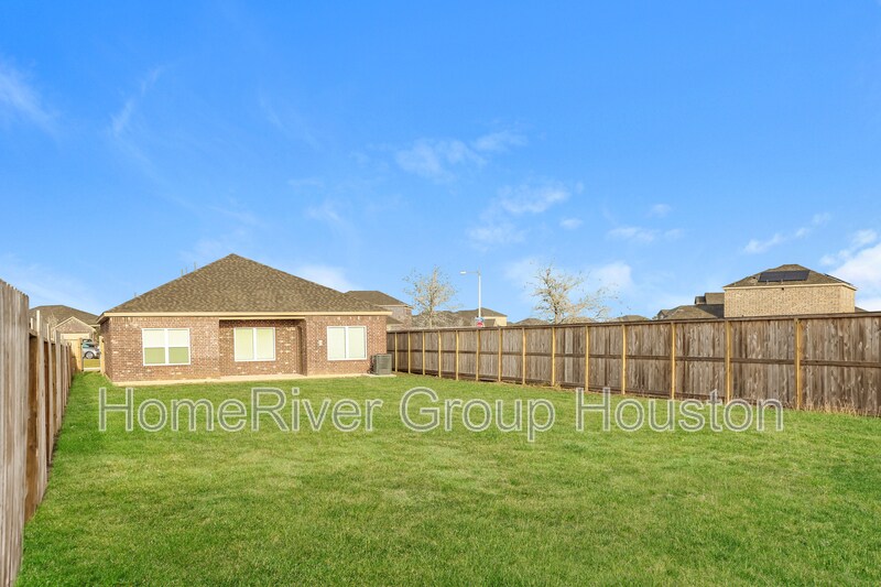 Building Photo - 14001 Freeboard Dr